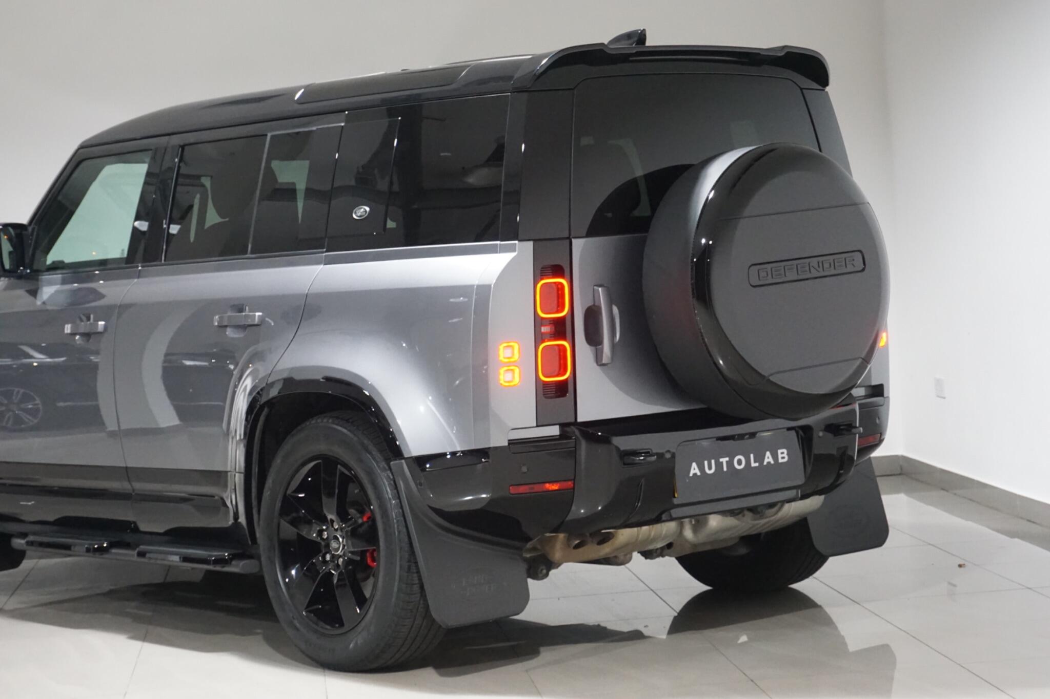 Land Rover Defender 110 3.0 D250 MHEV X-Dynamic SE SUV 5dr Diesel Auto 4WD Euro 6 (s/s) (250 ps)